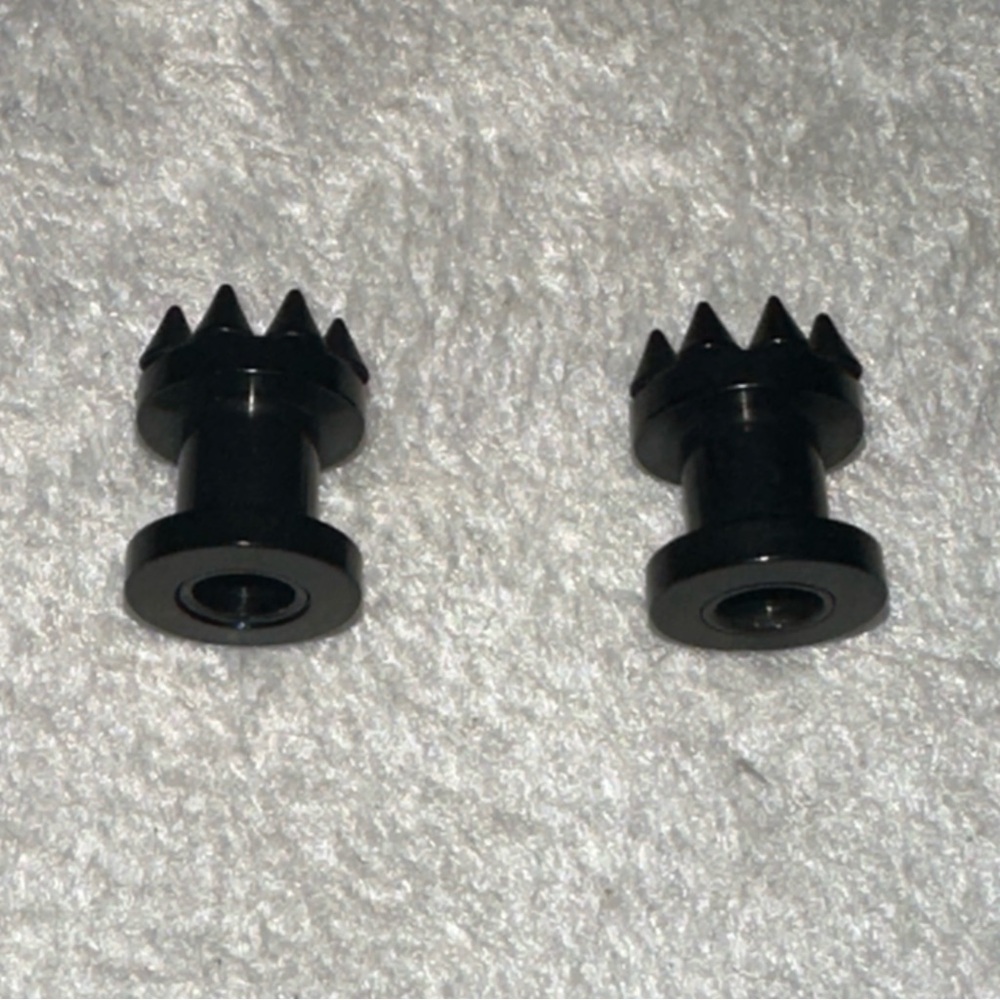 New 6 mm Ear Plugs piercings Earrings lobes never worn